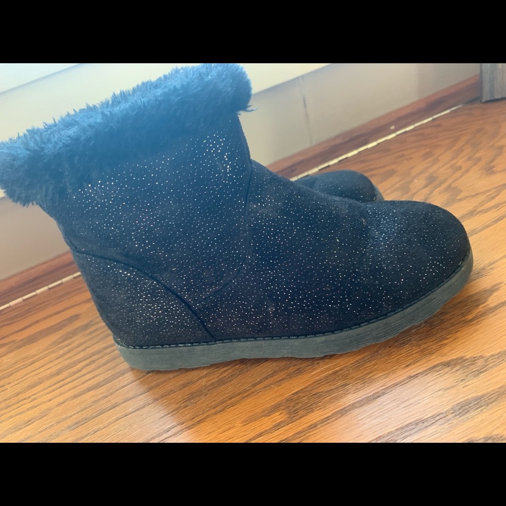 Black fuzzy boots